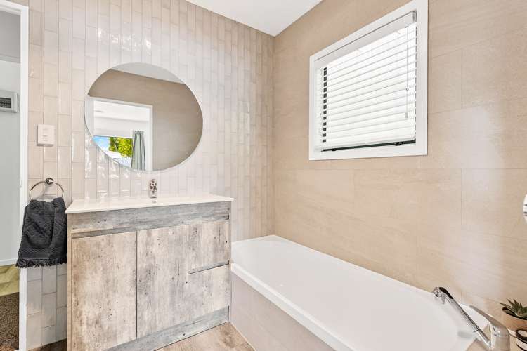 91b Woodglen Road Glen Eden_12