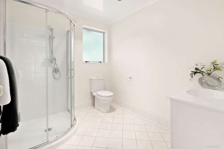 1/57 Whitford Road Botany Downs_6