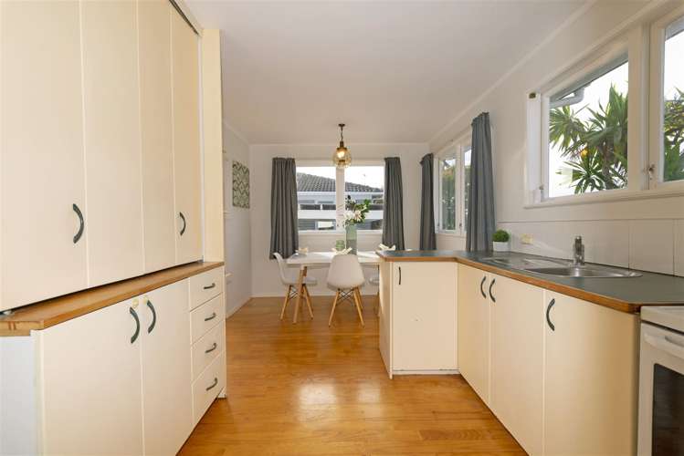 5 Bodi Place Te Atatu South_11