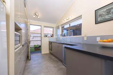 2/135 Parrs Cross Road_1