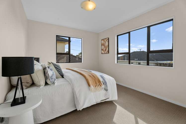 2/284 Richardson Road New Windsor_16