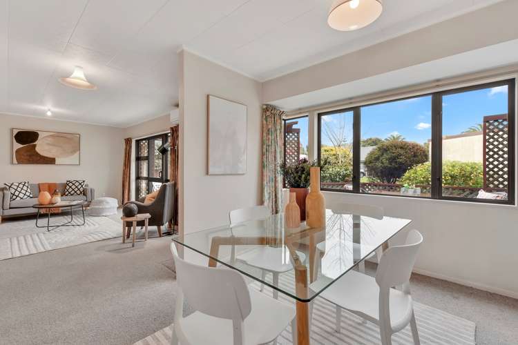 6 Helena Way The Wood_3