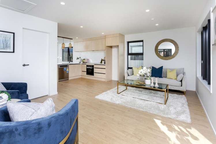 81A Ayton Drive Totara Vale_4