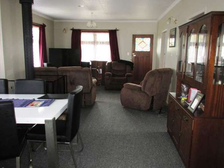 65 Shiel Street Reefton_17