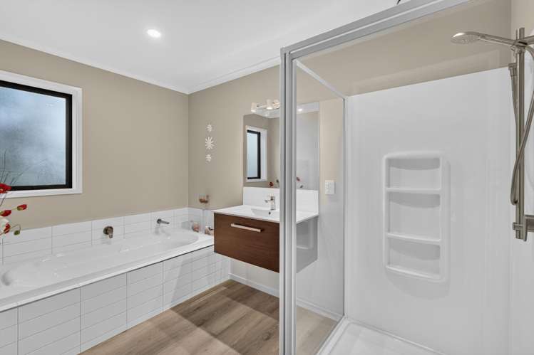 62 Graeme Foote Street Darfield_12