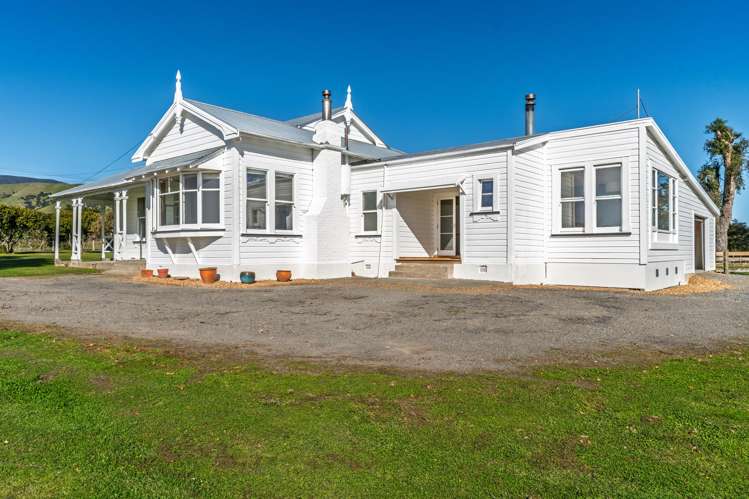 1322 Lake Ferry Road Martinborough_25