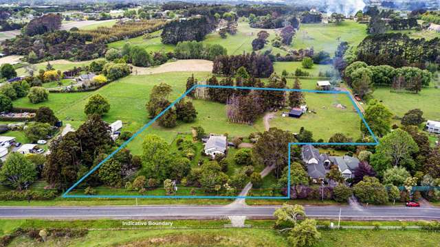 The Best of Country Living, Minutes from Town