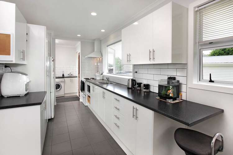 46 Makora Road Massey_3