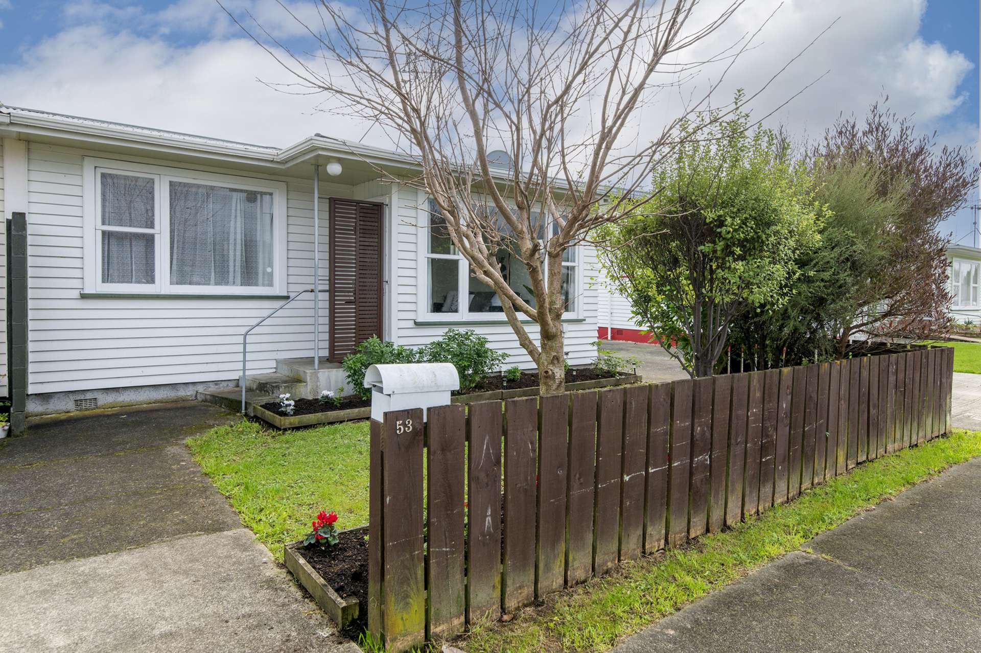 53 Queenwood Road Levin_0