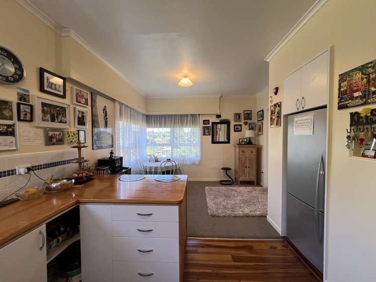 21 Brookes Terrace Waitara_15