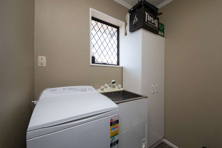 22 Ferndale Place Feilding_12