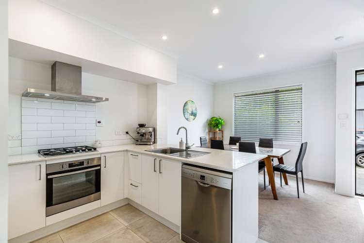 16 Pukewhero Rise Westgate_13