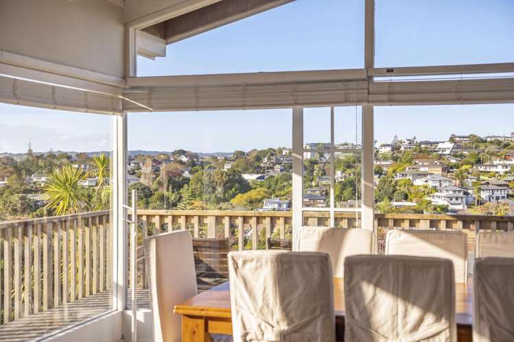13 Colmar Road Mellons Bay_7