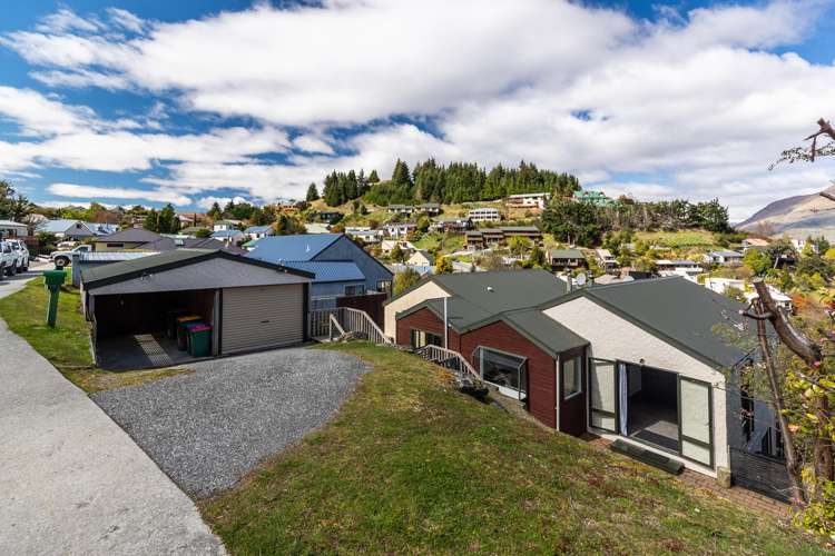 8b Wye Place Fernhill/Sunshine Bay_16