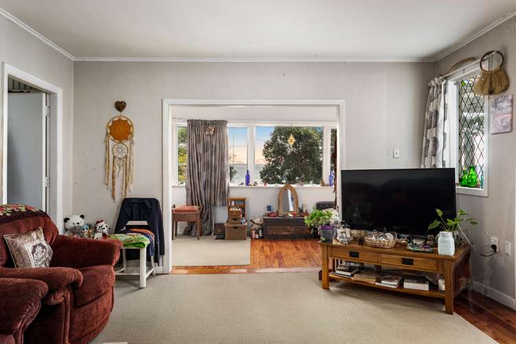 11 Adams Road Thornton Bay ThamesCoromandel Houses for Sale