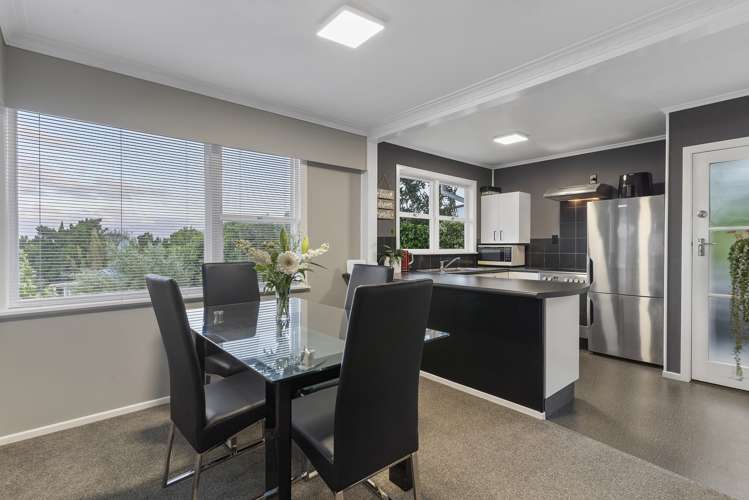 5b Tirimoana Road Te Atatu South_8