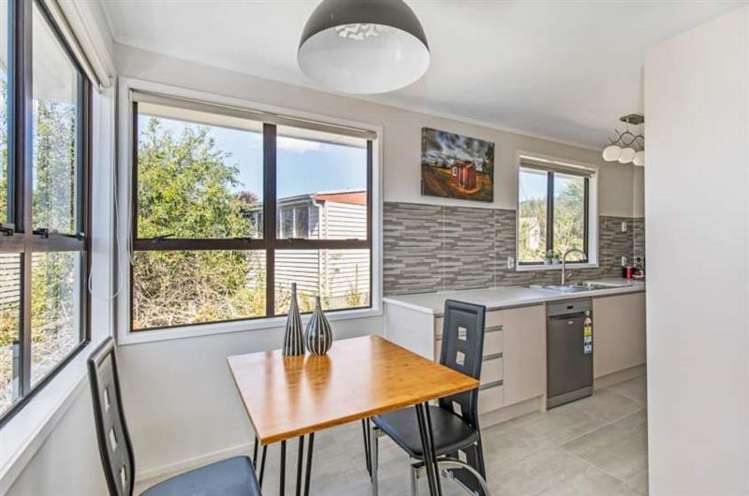 35 Nile Road Kelston_8