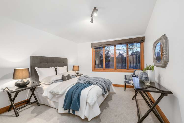 55 Barrett Road Riverhead_13