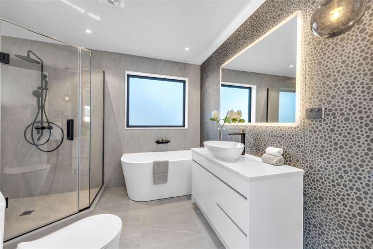 17 Tullymore Drive Flat Bush_26