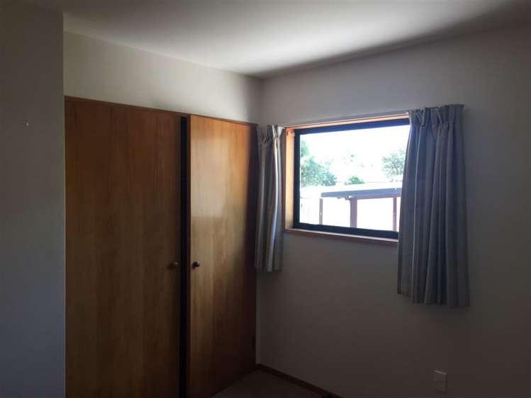 2 School Lane Kirwee_6