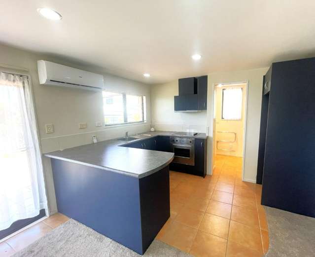 66B Bradbury Road Botany Downs_1