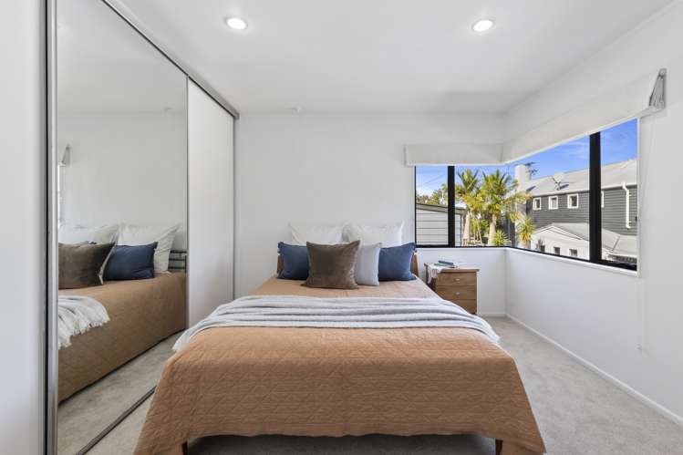 2/15 Wernham Place Northcote_8