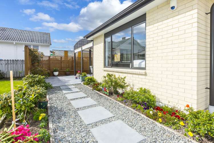 8a Savage Crescent Upper Hutt_17