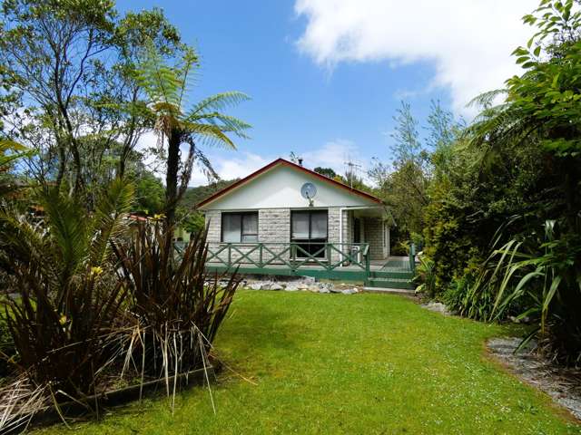 Charming Family Home in Waimangaroa