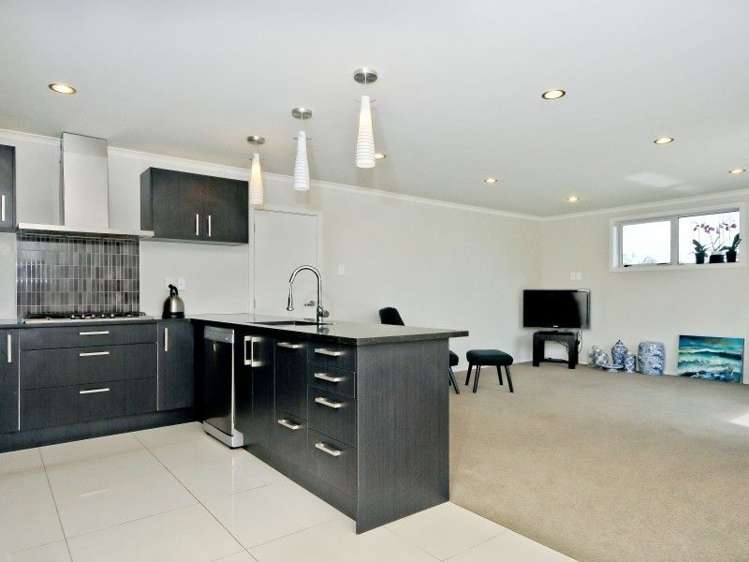 9 Cabourne Drive Glenview_24