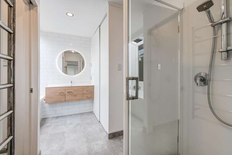 2/20 Tawavale Crescent Totara Vale_13