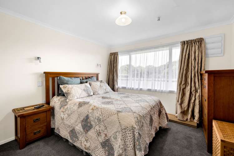 15 Auroa Road Otakeho_16