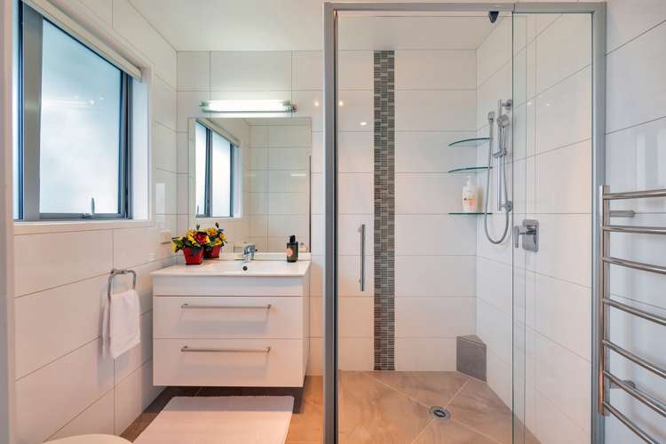 10 Milano Boulevard Karaka_17