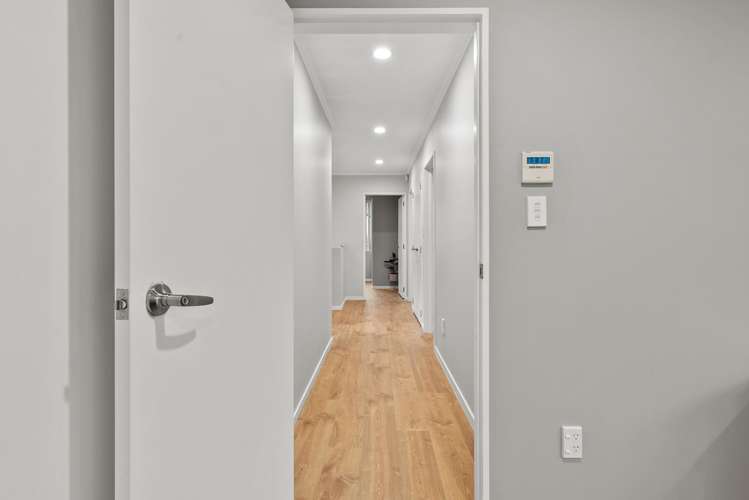 6 Phar Lap Crescent Takanini_11