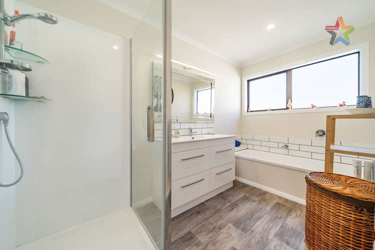 13 Lees Grove Wainuiomata_16