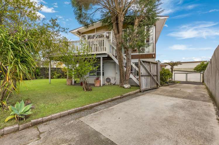 12 Finlow Drive Te Atatu South_26