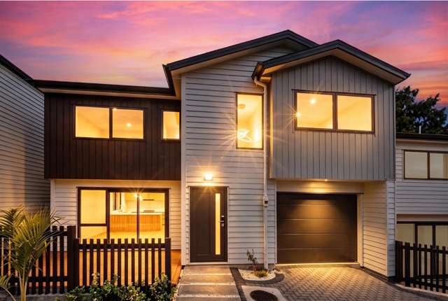 Near-New • Freehold • Standalone Home