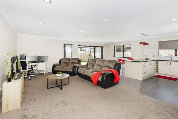 37a Beach Road Pahurehure_3