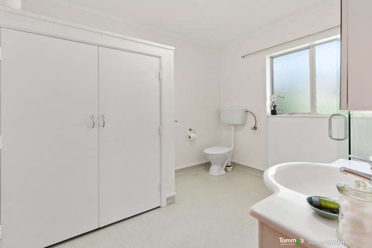73 Marine Parade Seatoun_12