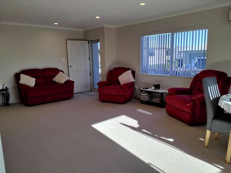 25/8 Village Place Tuakau_7