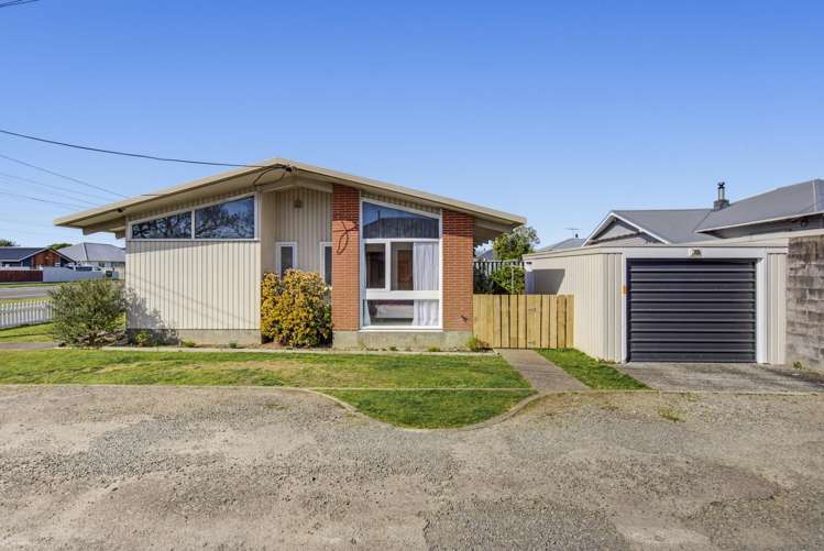 556 Queen Street East Levin_6
