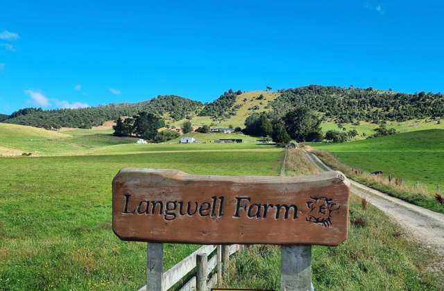 Versatile Cattle Finishing Unit with Location