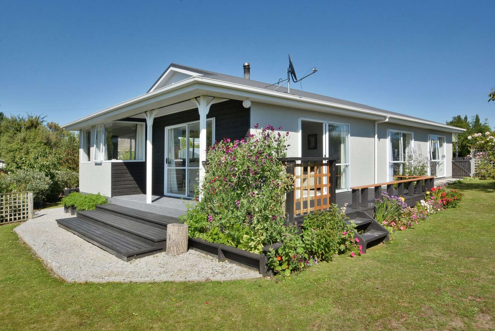 16 Kennard Crescent Karitane_0