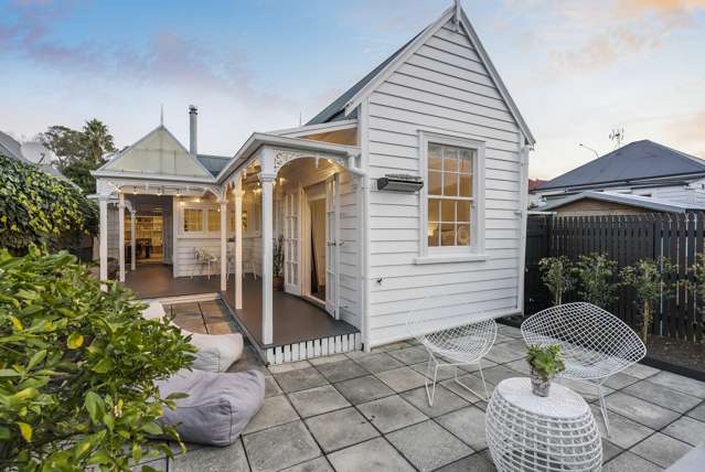 2 Mount Saint John Avenue Epsom_2