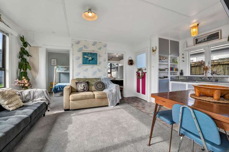 52 Fifth Avenue Urenui_6