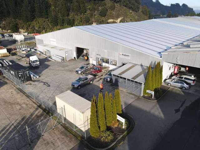 Tidy Warehouse with Yard