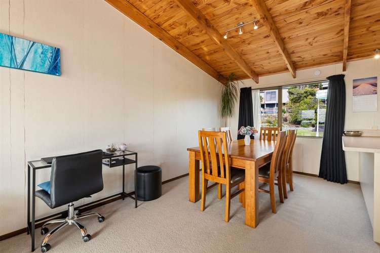 2/4 Danbury Drive Torbay_7