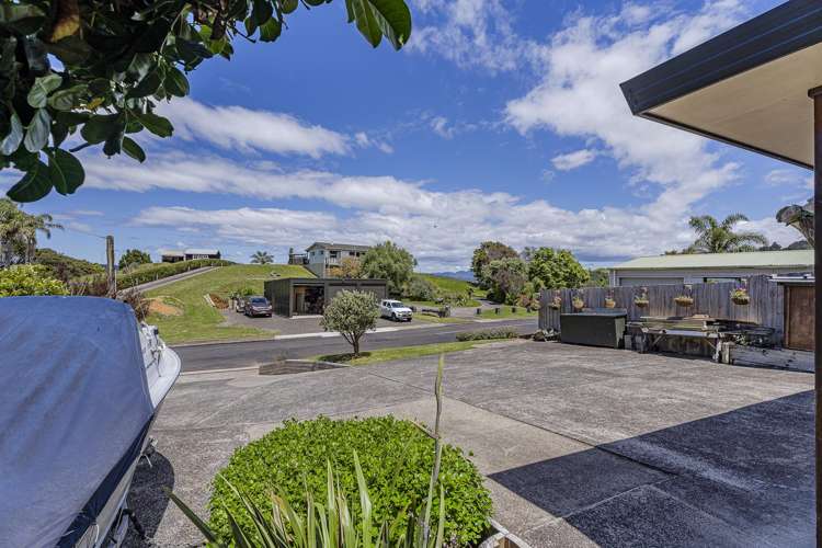 2 Pohutukawa Grove Whitianga_32