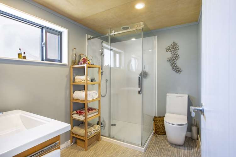 239 Hills Road Raglan_13