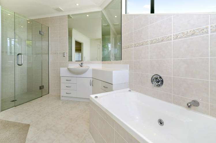 2 Beach Road Mellons Bay_14