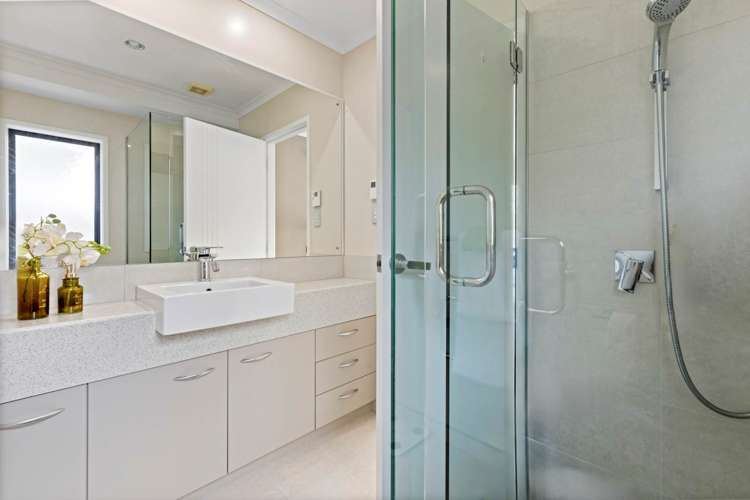 15 Lucca Crescent Flat Bush_19